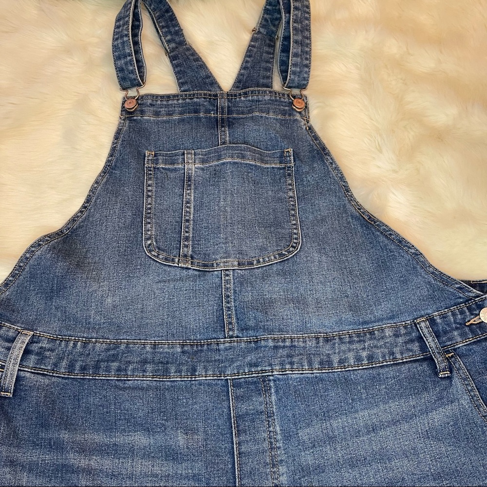 Old Navy Denim Coverall/Overall Shorts - Picture 11 of 15